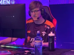 SyRaX